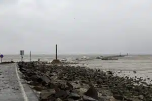 Passage du Gois à marée basse — traversée gratuite, Vendée