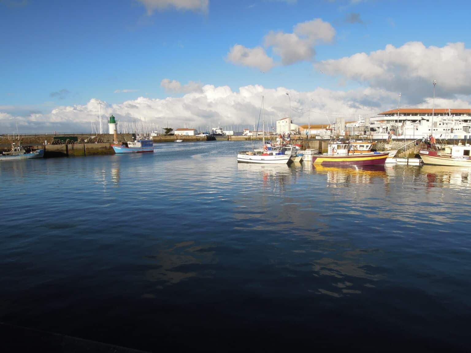 L'Île-d'Yeu - plage et vue de la ville