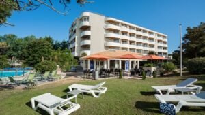 Hôtel Valdys – Les Pins