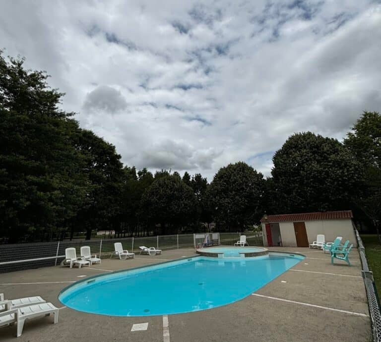 Camping 2* Résidence La Rivière — Sainte-Cécile (Vendée)