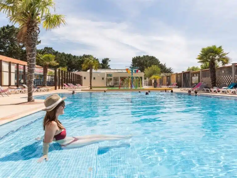 Camping Le Chaponnet à Brem-sur-Mer — vue 3