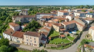 Camping Le Hameau du Petit Lay - photo 1