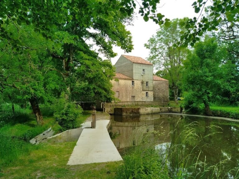 Camping Le Moulin De Rambourg — Nesmy (Vendée)