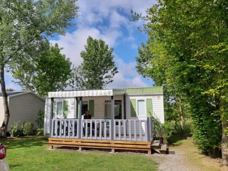 Camping les Charmes (85) — Apremont (Vendée)
