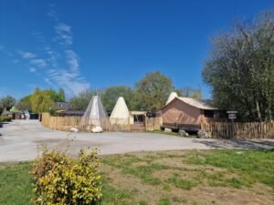 Camping Les P'tites Maisons dans la Prairie — Sallertaine (Vendée)