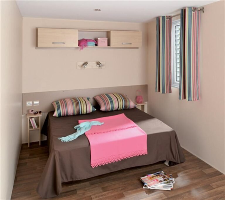 Camping Paradis Domaine Oyat — Le Fenouiller (Vendée)