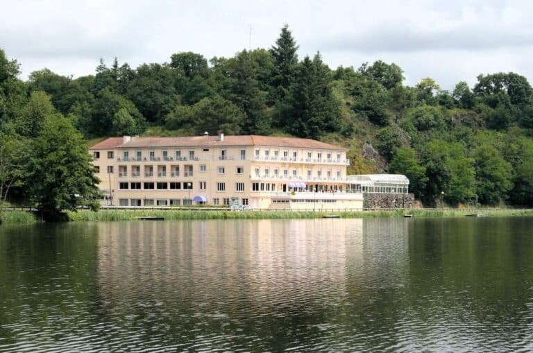 Contact Hôtel le Moulin Neuf — Chantonnay (Vendée)