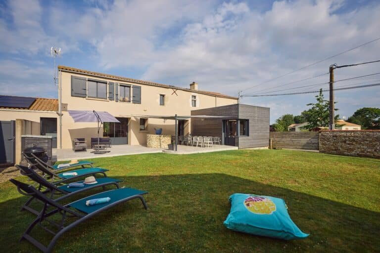 Domaine de la Coutardiere - Gîte 15 personnes avec piscine intérieure en Vendée — Saint-Vincent-sur-Jard (Vendée)