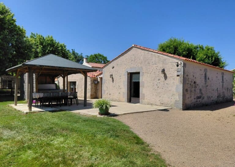 Gîte de la Saminière (Spa et piscine) — Avrillé (Vendée)