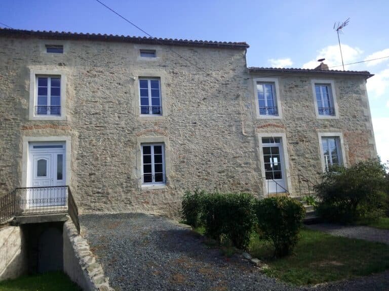 GITE LE FIGONIER, Gîte de groupe 15 personnes, 20 min Puy du Fou en Vendée — Mouchamps (Vendée)