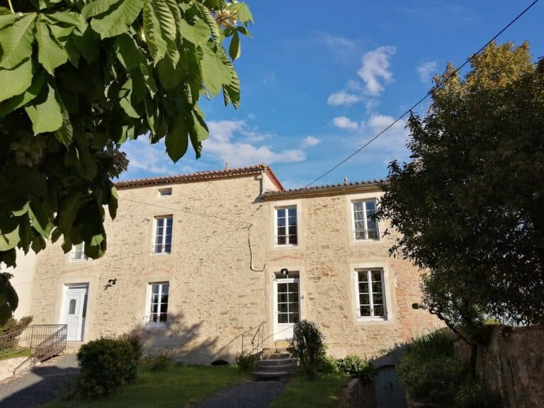 GITE LE FIGONIER, Gîte de groupe 15 personnes, 20 min Puy du Fou en Vendée — Mouchamps (Vendée)