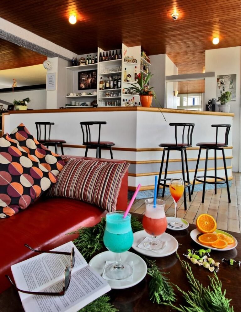Hôtel Restaurant Les Cols Verts — La Tranche-sur-Mer (Vendée)