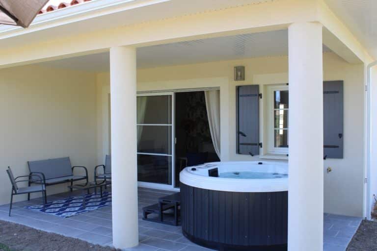 Le clos des Iris 85 - Gîtes famille et couple avec spa — Fontenay-le-Comte (Vendée)