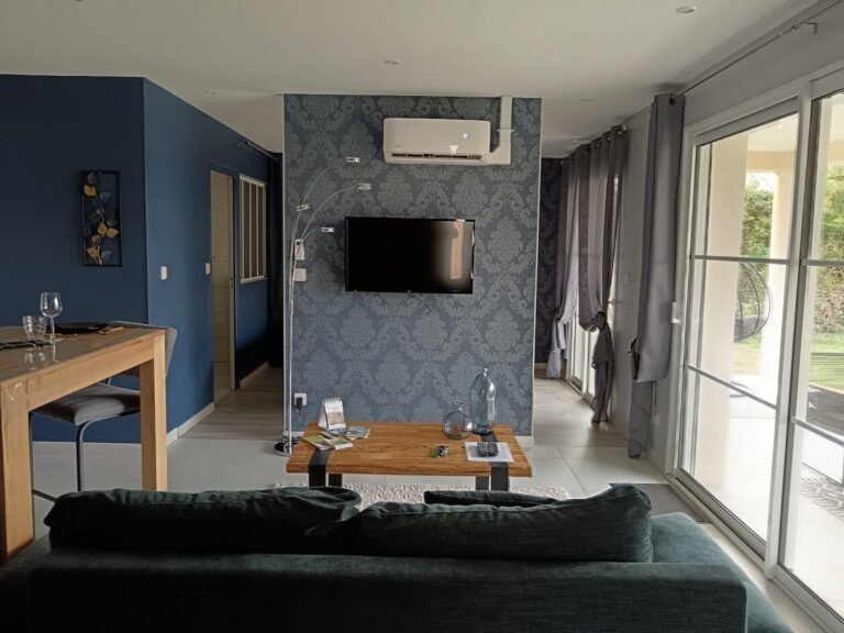 Le clos des Iris 85 - Gîtes famille et couple avec spa — Fontenay-le-Comte (Vendée)