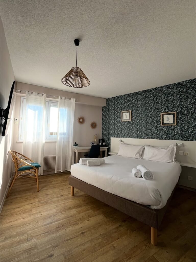 Logis Hôtel La Bruyère — Pouzauges (Vendée)