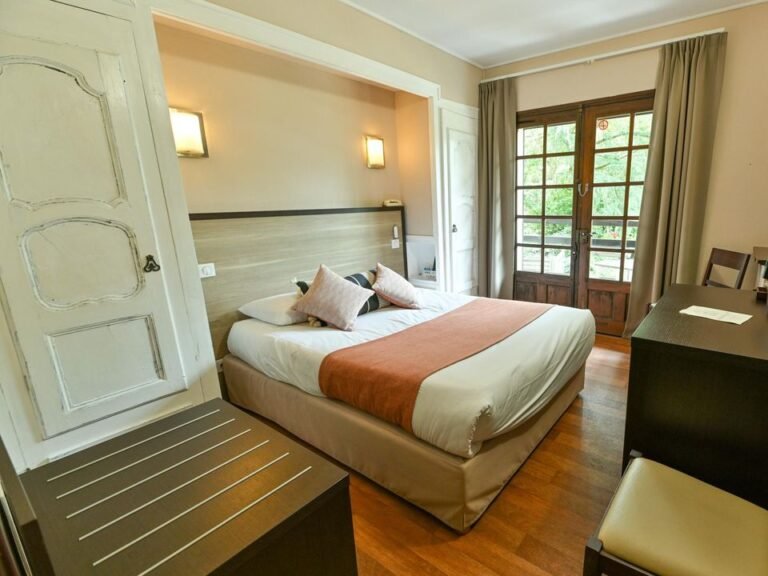 Logis Hôtel la Chaumière - Proche Puy du Fou — Mortagne-sur-Sèvre (Vendée)