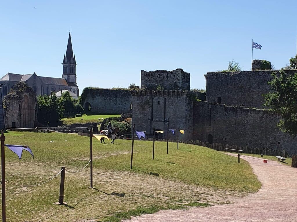 La crypte voûtée du Château de Tiffauges