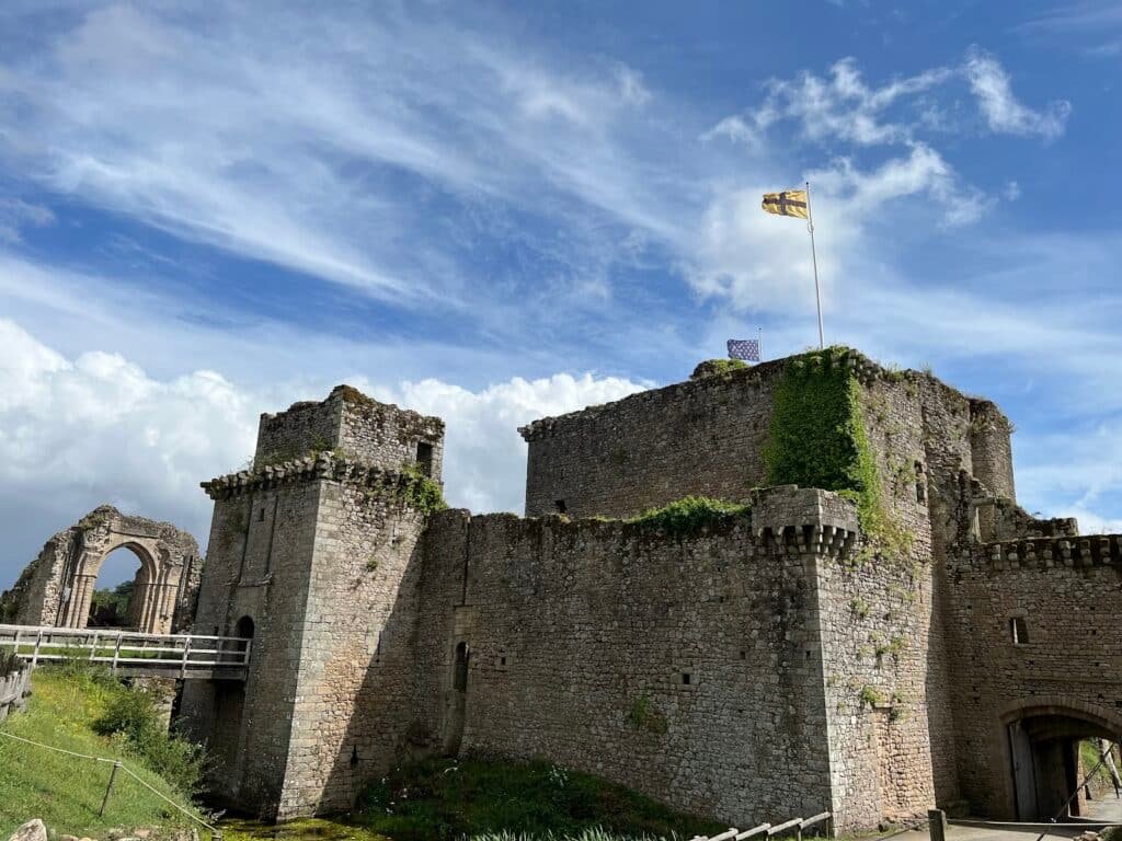 Spectacle participatif dans l'enceinte du Château de Tiffauges