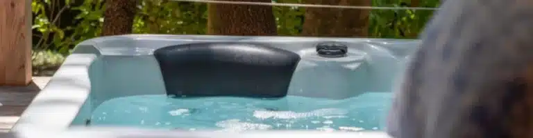 Cabane avec jacuzzi