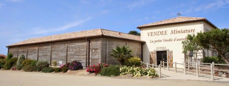 Village vendéen reconstitué en miniature à Vendée Miniature, Brétignolles-sur-Mer